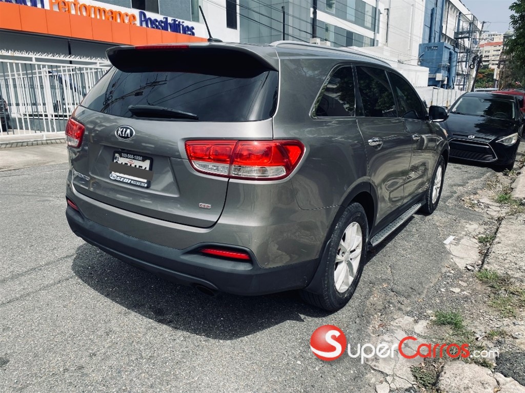 2017 Kia Sorento LX — foto 4 / 9