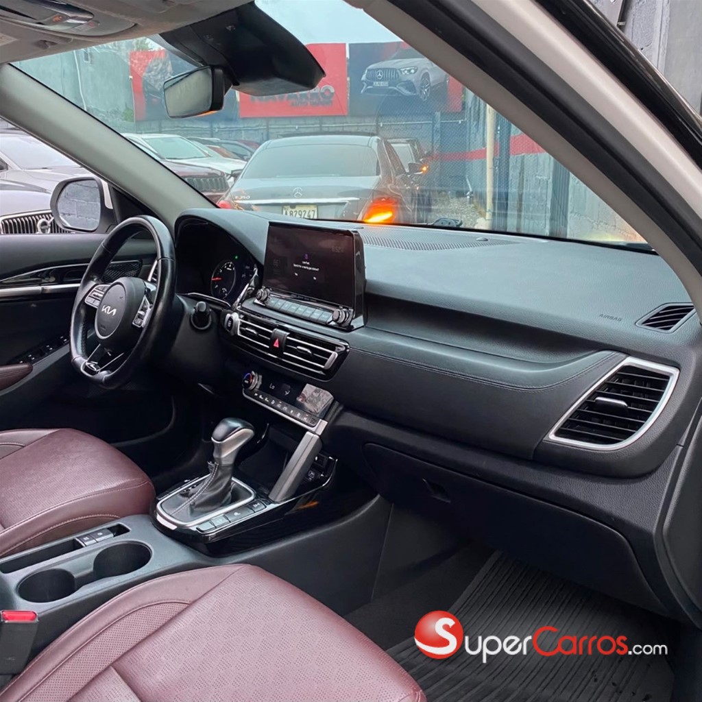 2022 Kia Seltos SX — foto 10 / 12