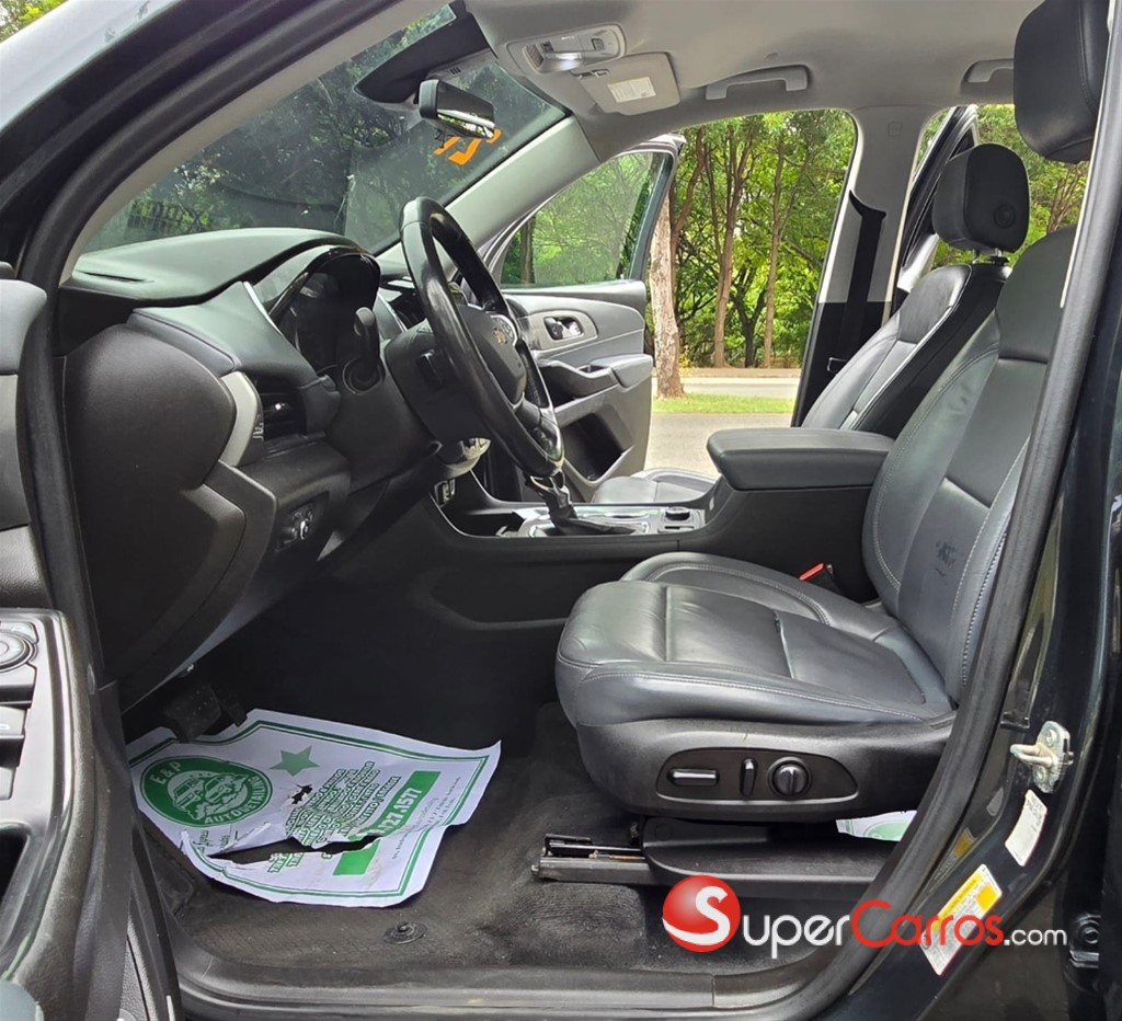 2021 Chevrolet Traverse LT — foto 8 / 12