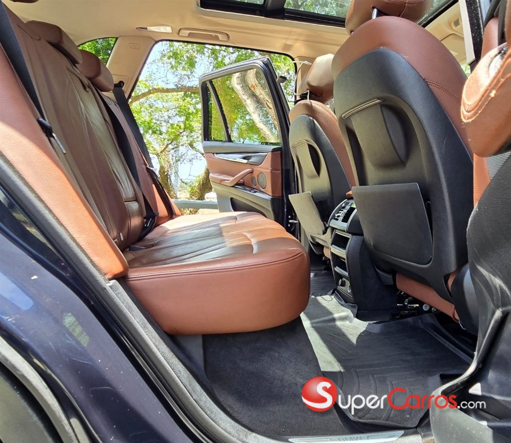 2015 BMW X 5 SDrive 35i — foto 10 / 12