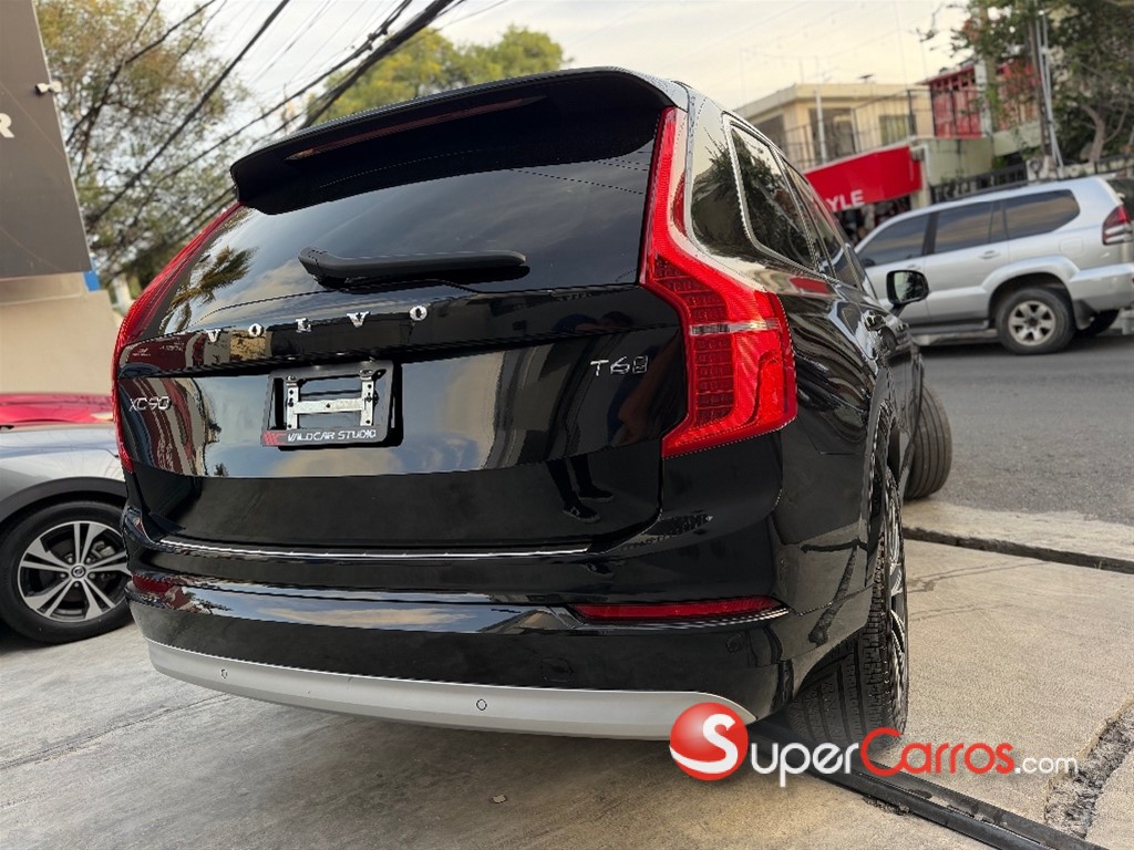 2022 Volvo XC90 Momentum T6 — foto 6 / 12
