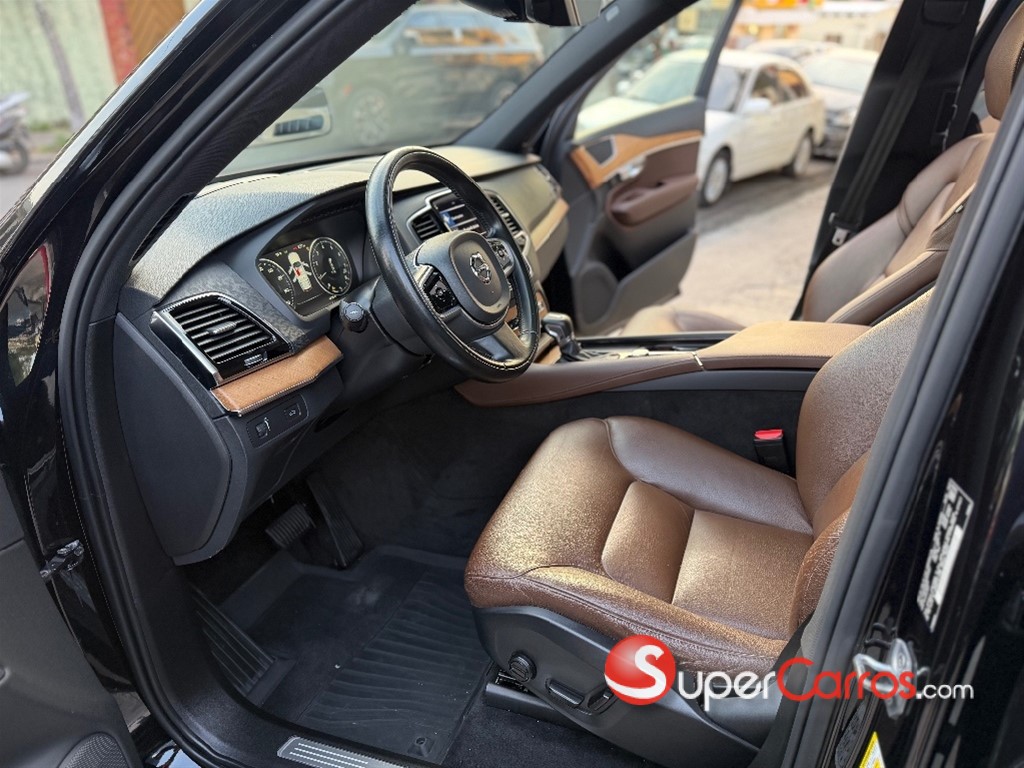 2022 Volvo XC90 Momentum T6 — foto 8 / 12