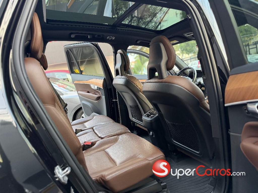 2022 Volvo XC90 Momentum T6 — foto 11 / 12