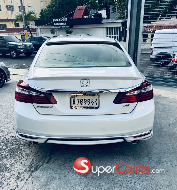 2016 Honda Accord EXL — foto 6 / 12