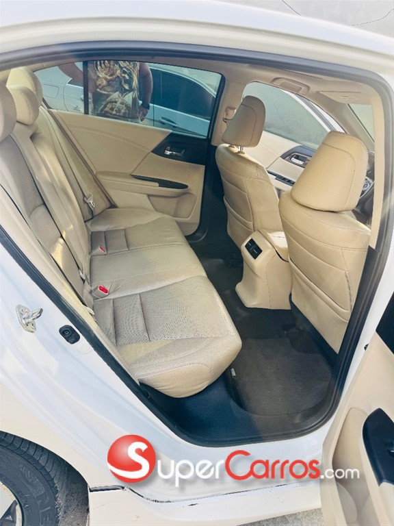 2016 Honda Accord EXL — foto 9 / 12