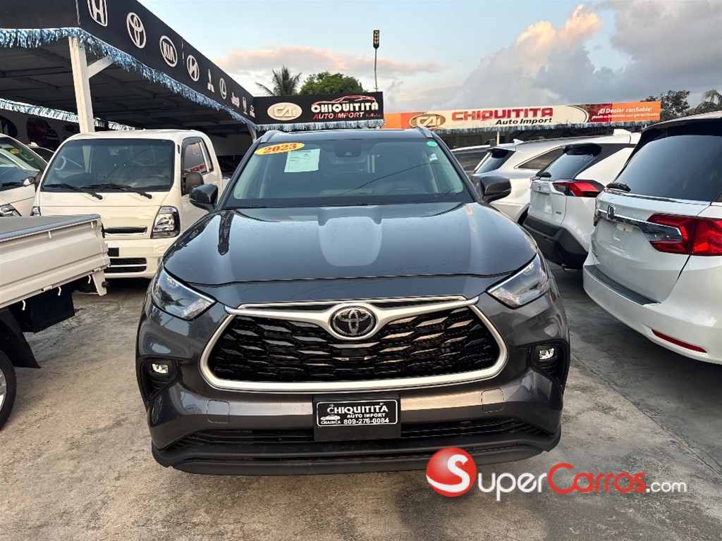 2023 Toyota Highlander XLE — foto 1 / 12