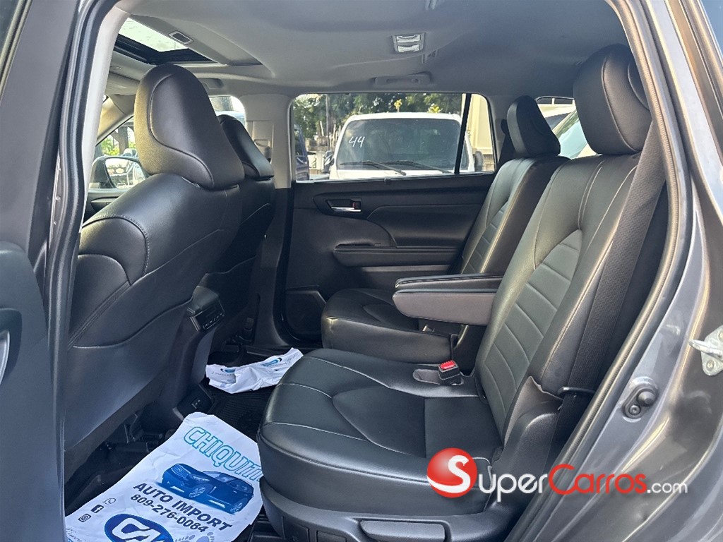 2023 Toyota Highlander XLE — foto 3 / 12