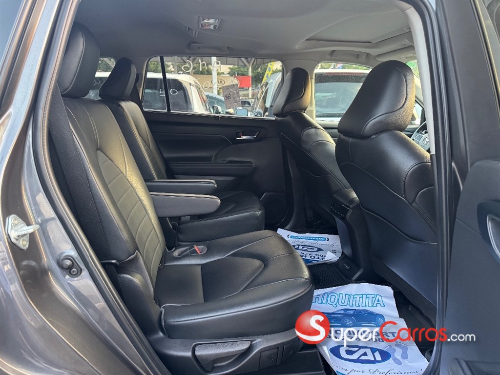 2023 Toyota Highlander XLE — foto 7 / 12