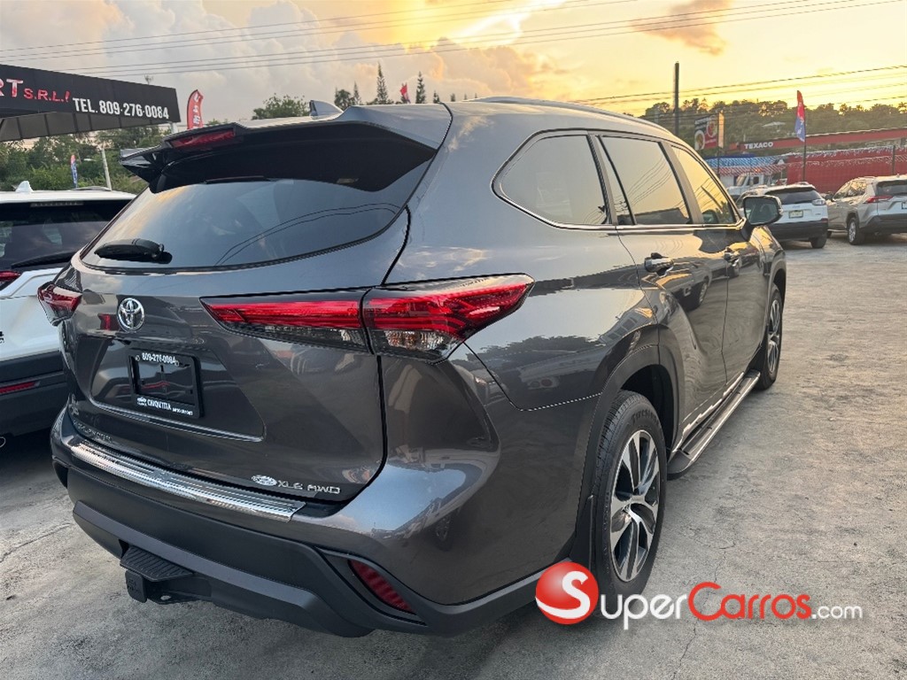 2023 Toyota Highlander XLE — foto 8 / 12