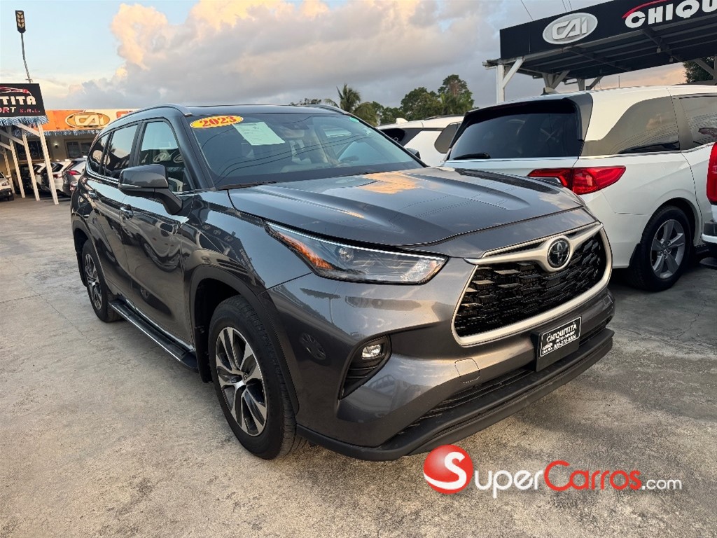 2023 Toyota Highlander XLE — foto 9 / 12