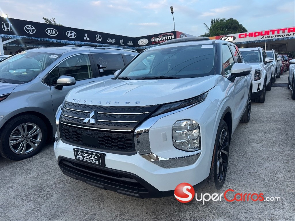2022 Mitsubishi Motors Outlander — foto 2 / 12