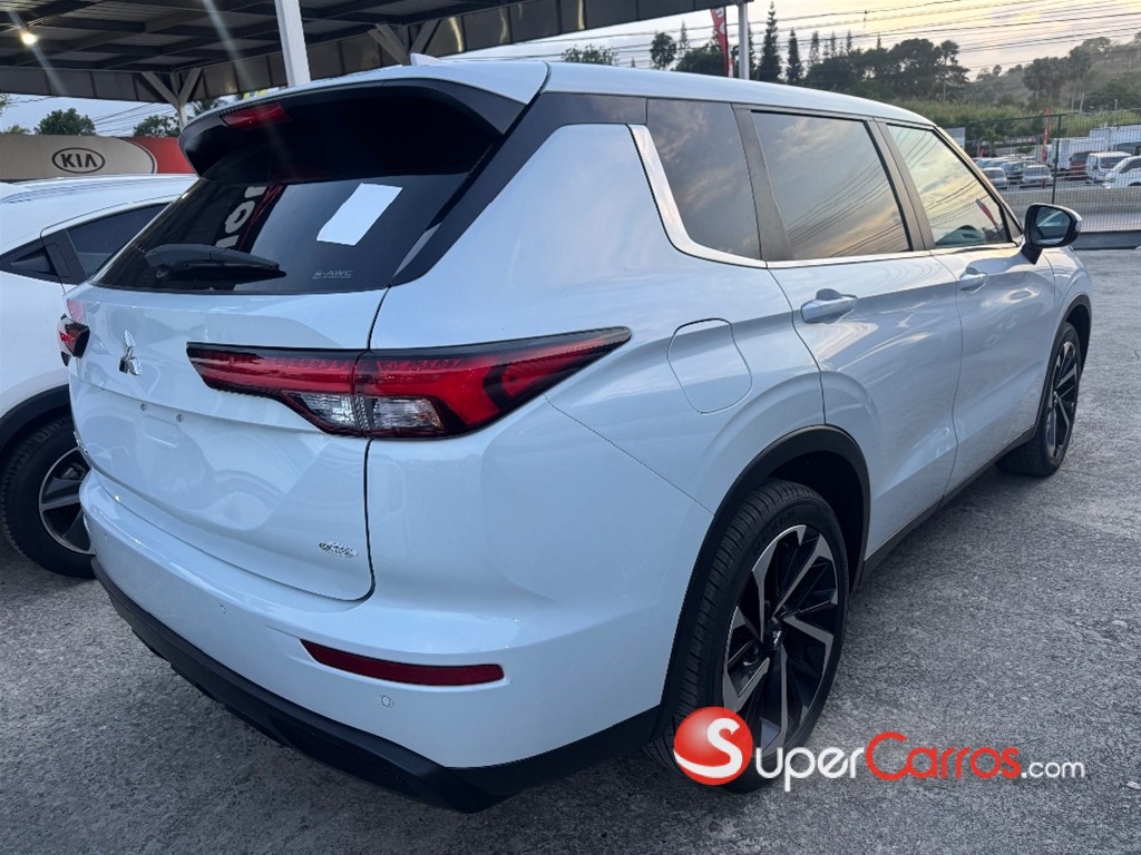 2022 Mitsubishi Motors Outlander — foto 4 / 12