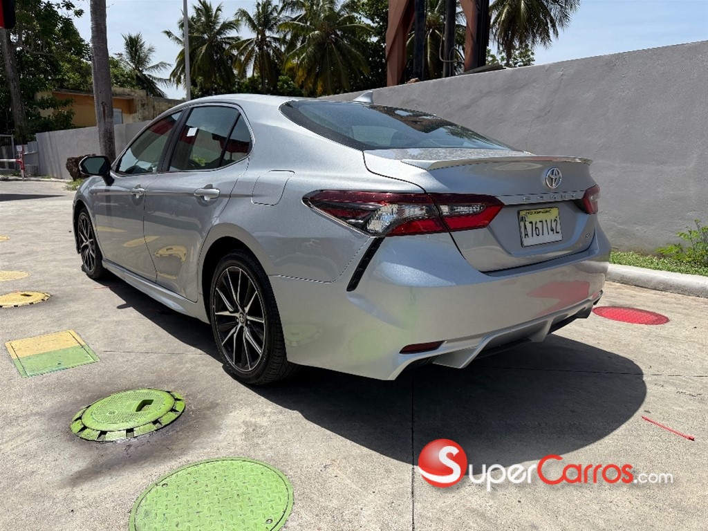 2021 Toyota Camry SE — foto 11 / 12