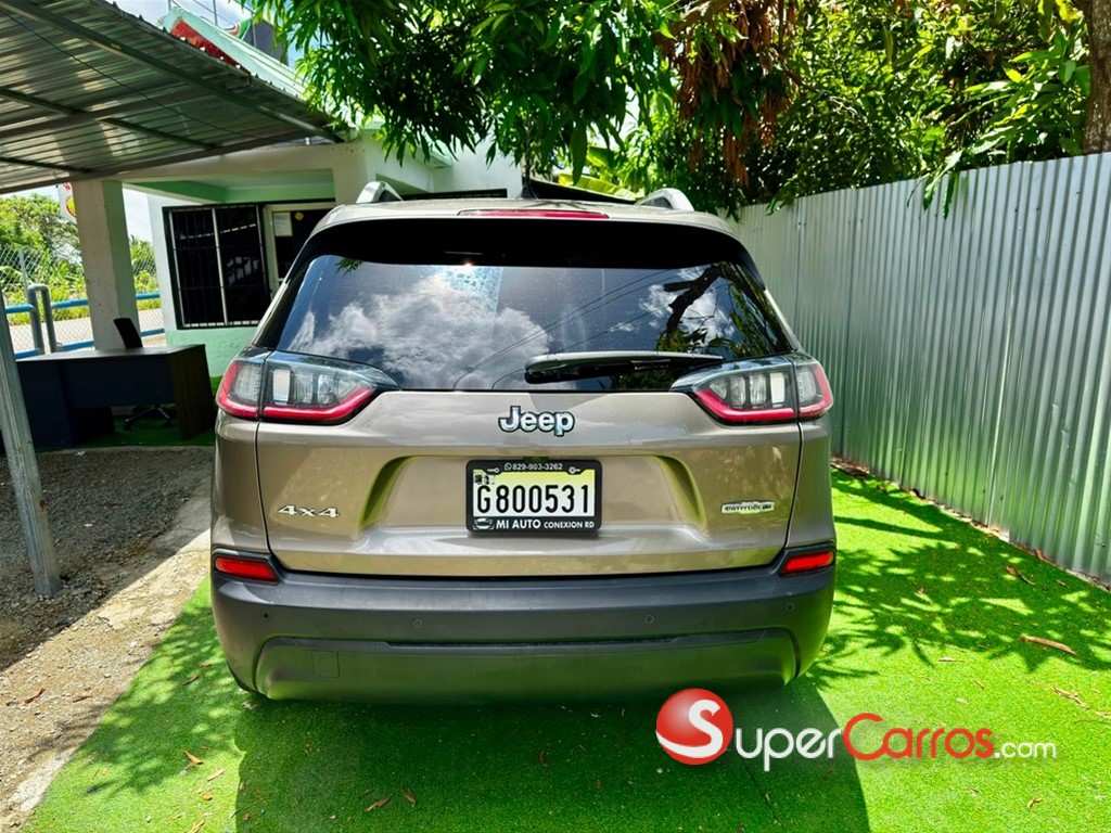 2020 Jeep Cherokee Latitude Plus — foto 3 / 11