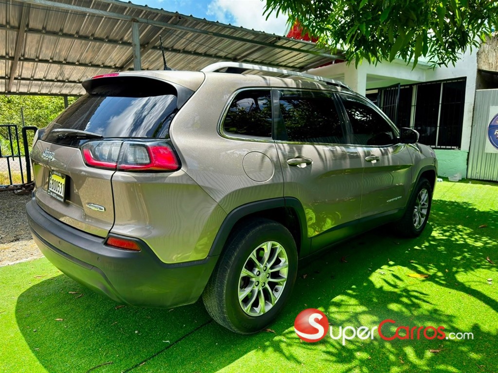 2020 Jeep Cherokee Latitude Plus — foto 5 / 11