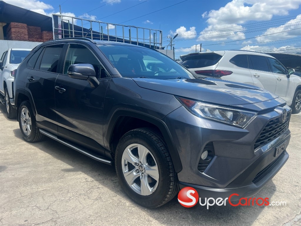 2021 Toyota RAV4 XLE — foto 2 / 6