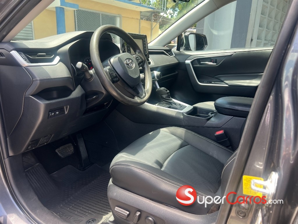 2021 Toyota RAV4 XLE — foto 4 / 6