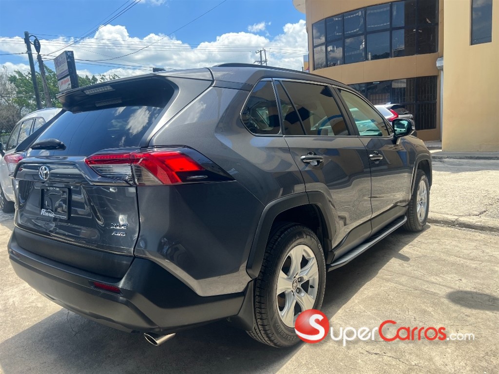 2021 Toyota RAV4 XLE — foto 5 / 6