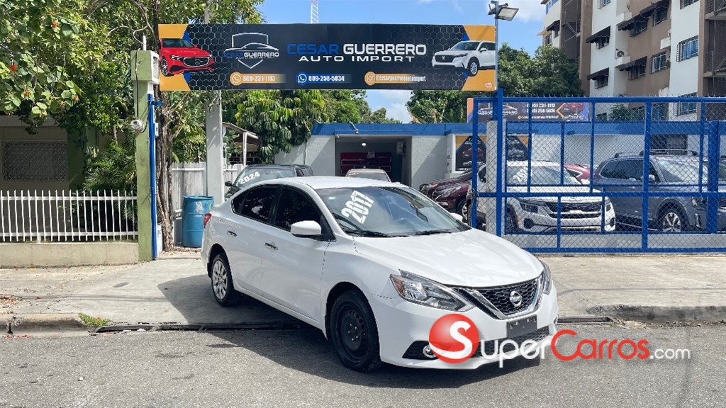 2017 Nissan Sentra — foto 1 / 12
