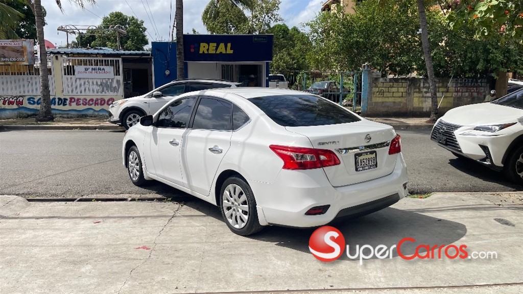 2017 Nissan Sentra — foto 4 / 12