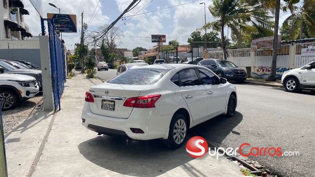 2017 Nissan Sentra — foto 5 / 12
