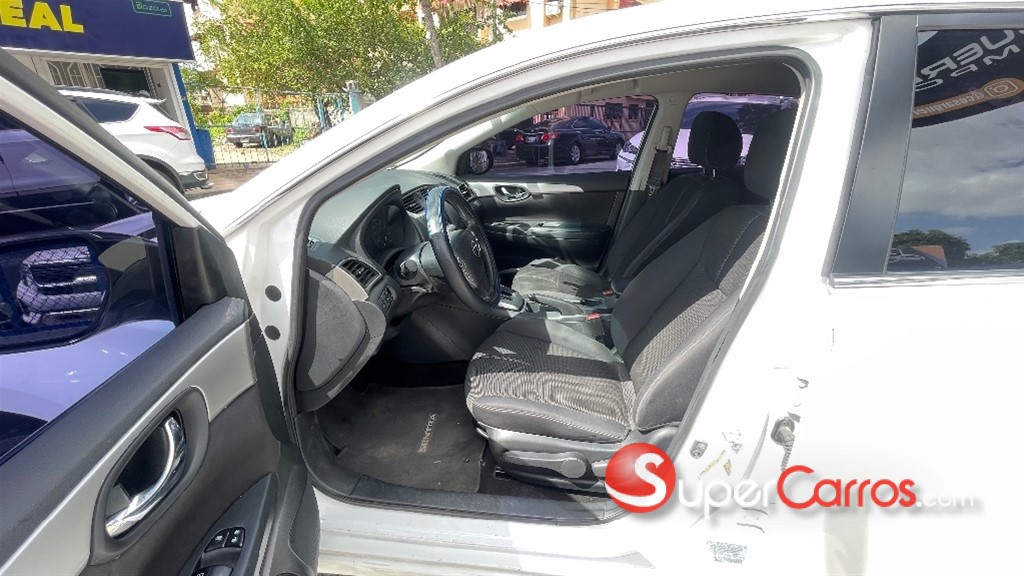 2017 Nissan Sentra — foto 6 / 12
