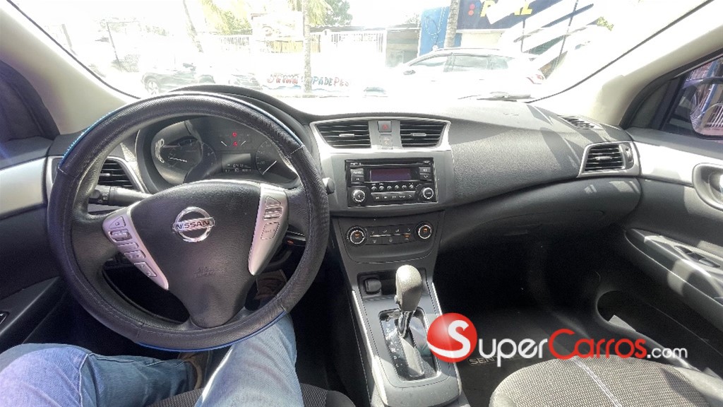 2017 Nissan Sentra — foto 9 / 12