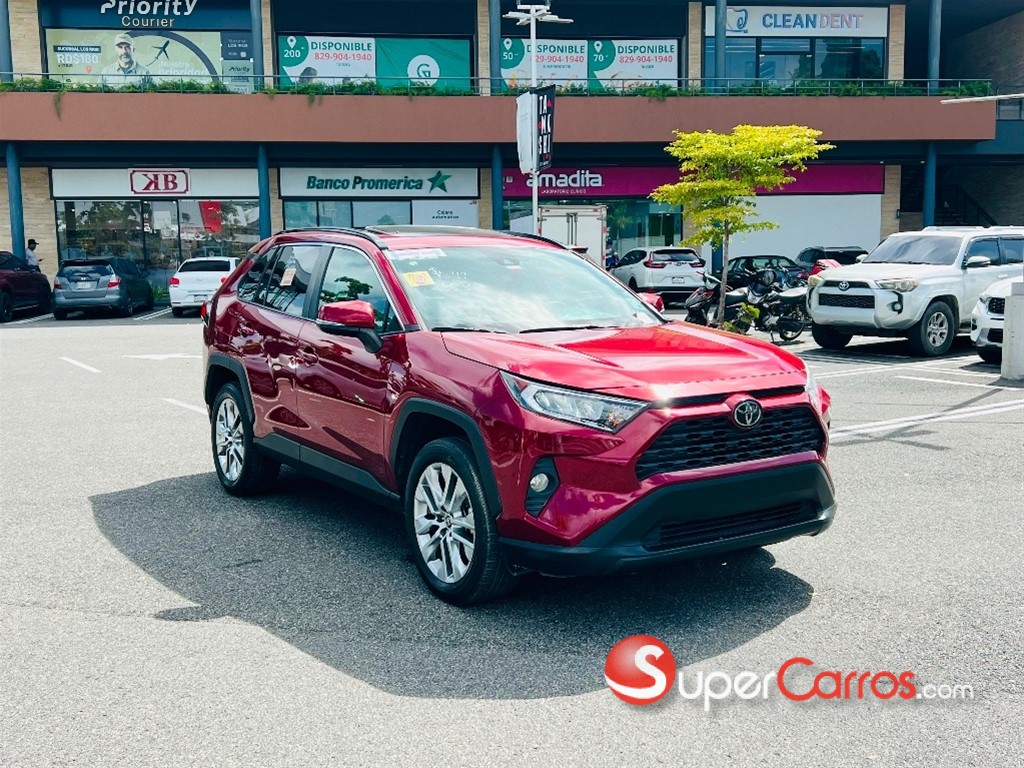 2021 Toyota RAV4 XLE Premium — foto 1 / 12
