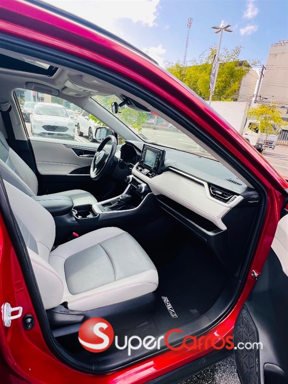 2021 Toyota RAV4 XLE Premium — foto 6 / 12