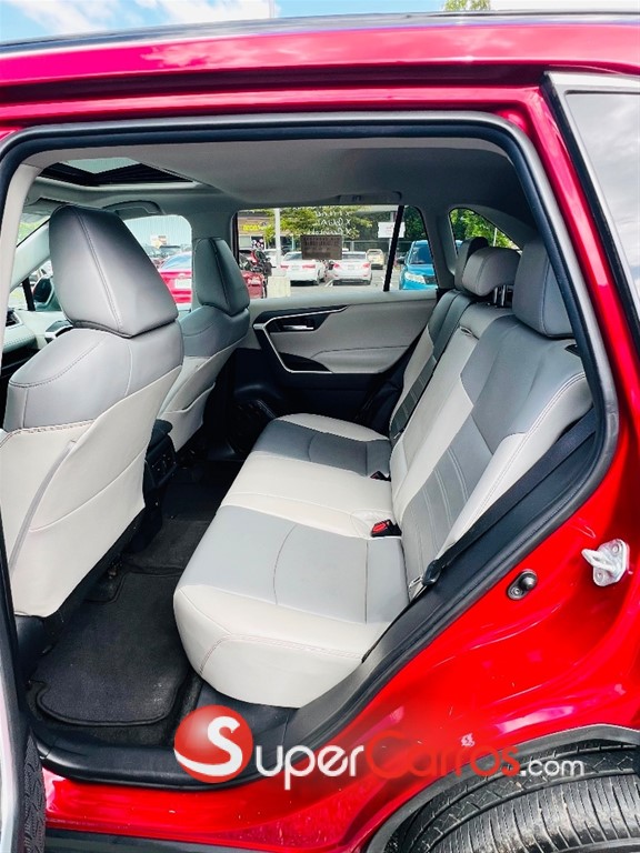 2021 Toyota RAV4 XLE Premium — foto 7 / 12