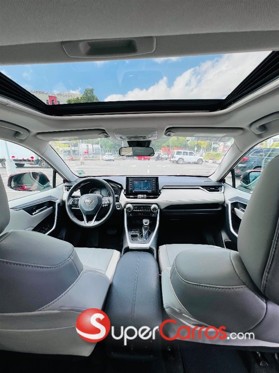 2021 Toyota RAV4 XLE Premium — foto 10 / 12