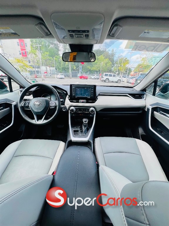 2021 Toyota RAV4 XLE Premium — foto 11 / 12