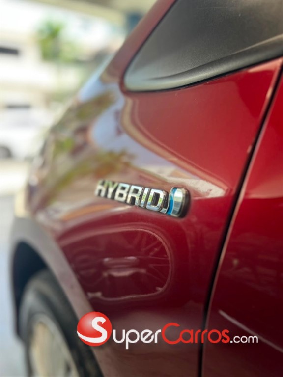 2019 Toyota VITZ Hybrid — foto 10 / 12