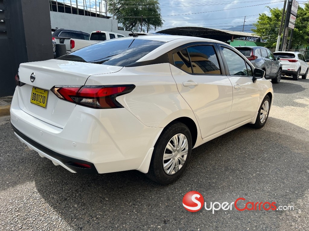 2020 Nissan Versa — foto 2 / 6
