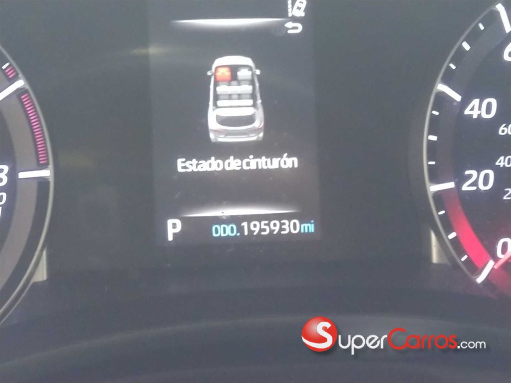 2021 Toyota Highlander LE — foto 2 / 6