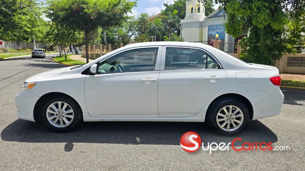 2010 Toyota Corolla LE — foto 5 / 10