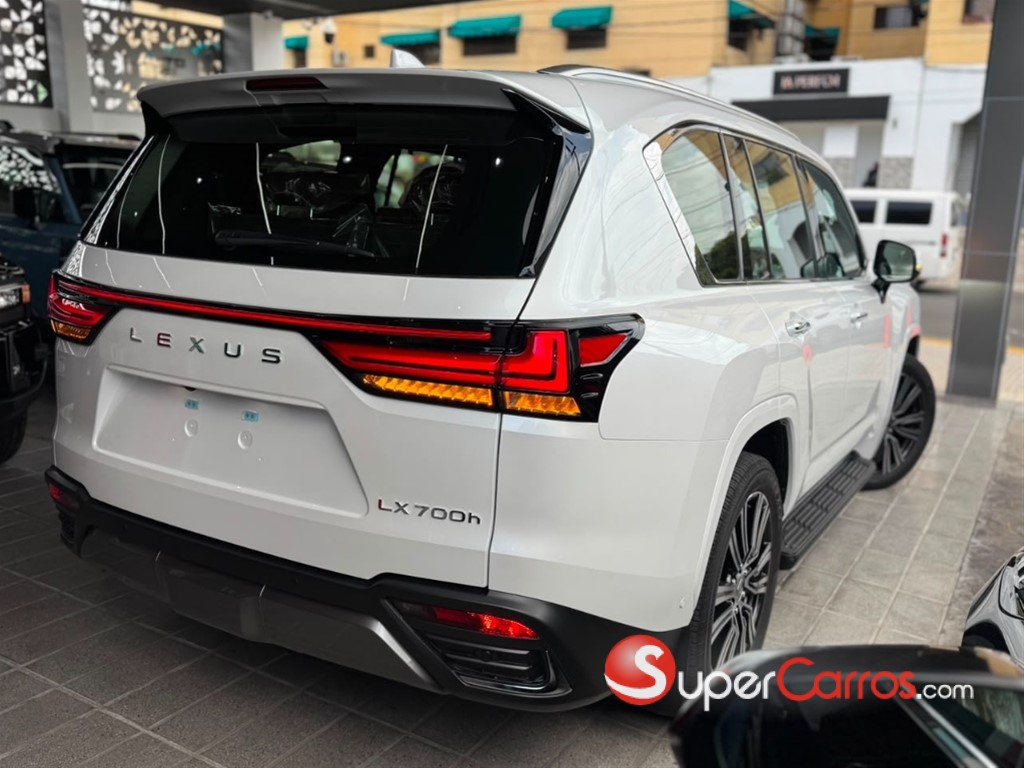 2027 Lexus LX 700 H Urban — foto 2 / 9