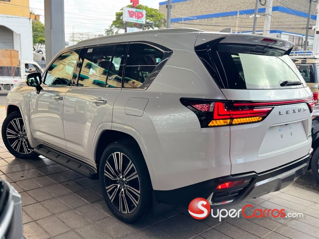 2027 Lexus LX 700 H Urban — foto 4 / 9