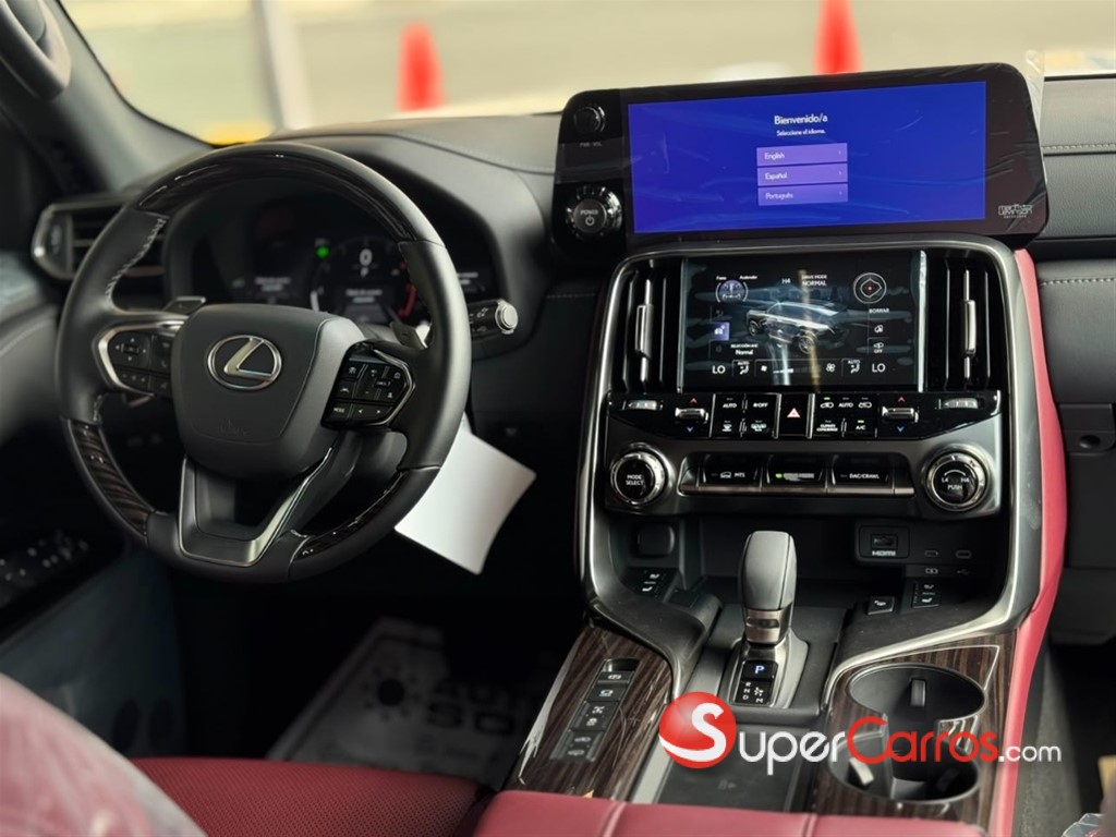 2027 Lexus LX 700 H Urban — foto 7 / 9