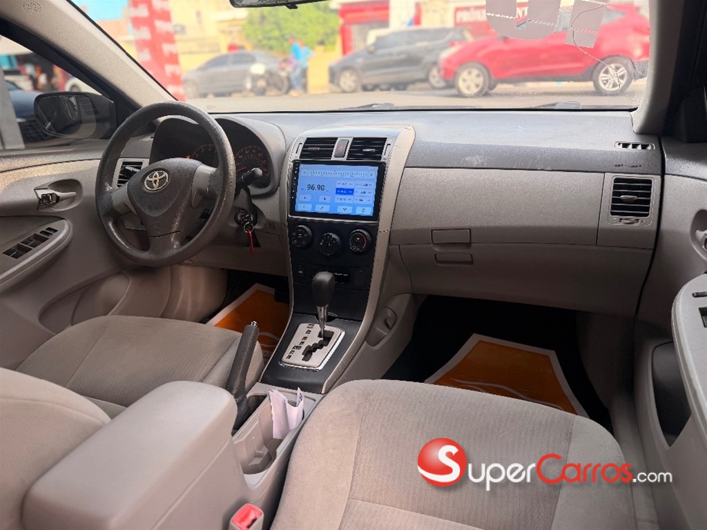 2010 Toyota Corolla LE — foto 4 / 8