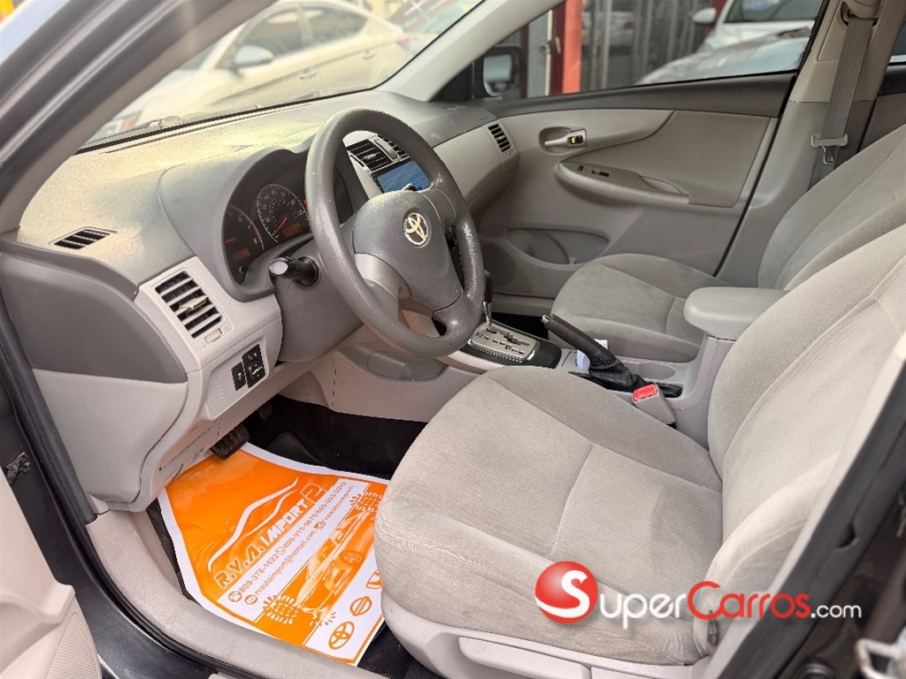 2010 Toyota Corolla LE — foto 5 / 8