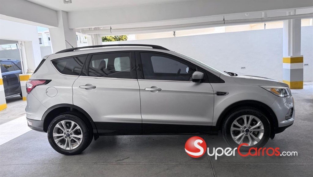 2017 Ford Escape — foto 1 / 10
