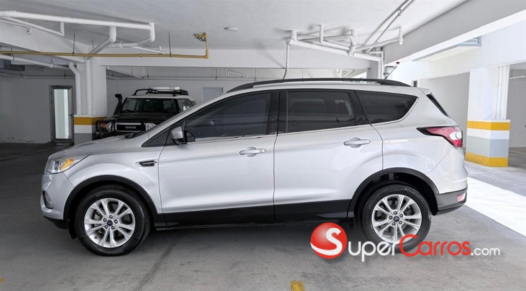 2017 Ford Escape — foto 4 / 10
