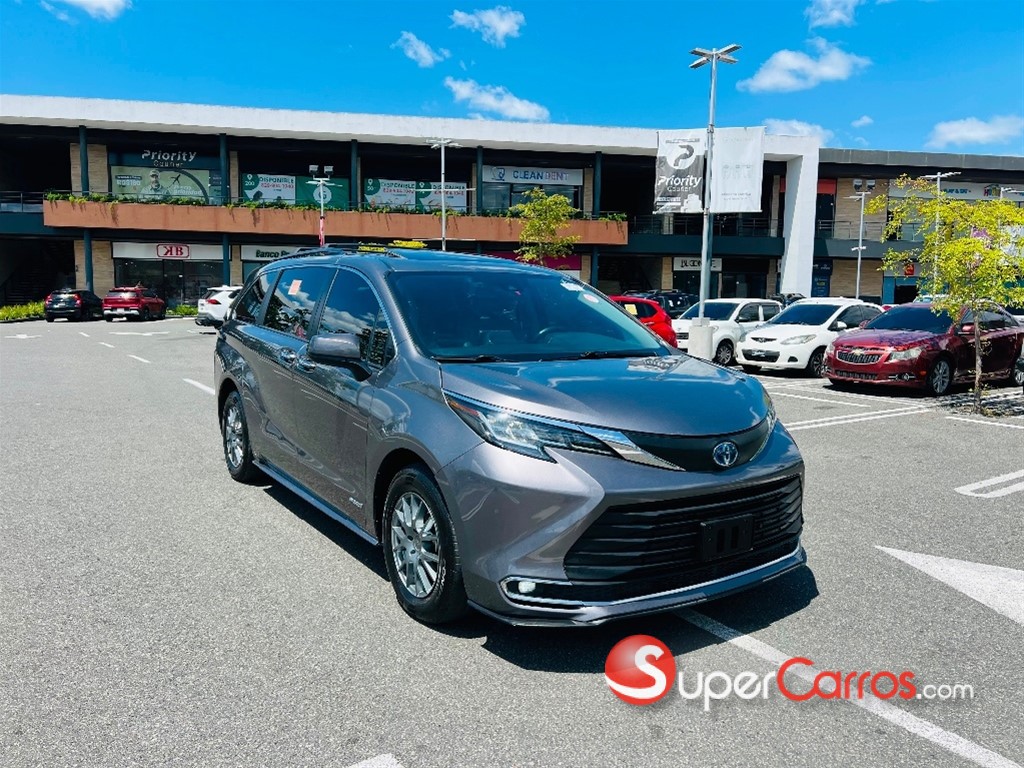 2021 Toyota Sienna XLE