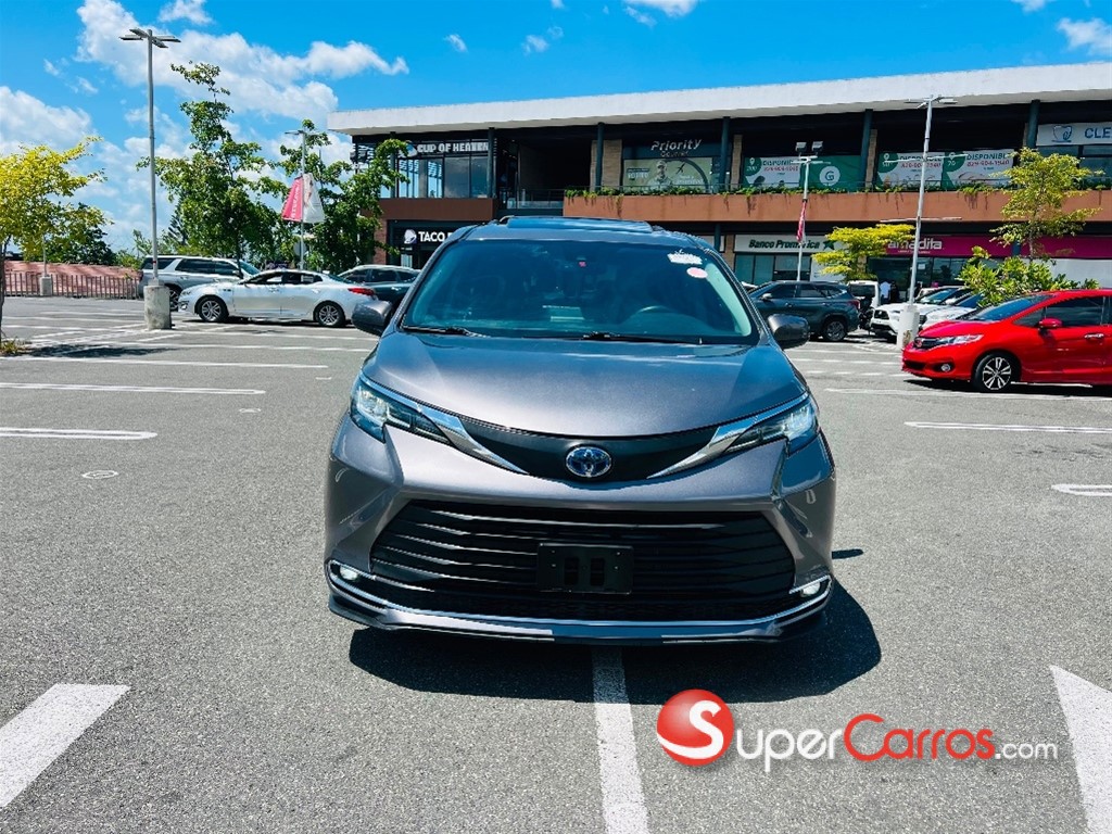 2021 Toyota Sienna XLE — foto 2 / 12