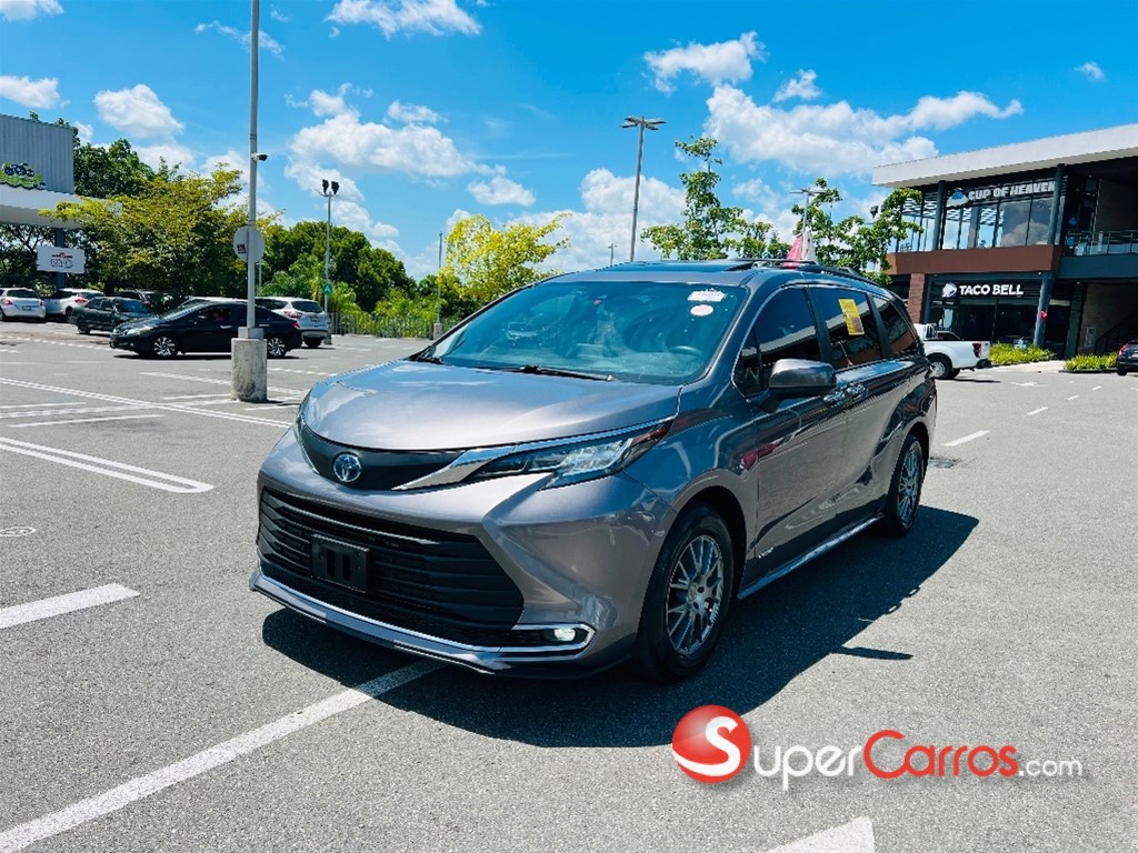 2021 Toyota Sienna XLE — foto 3 / 12