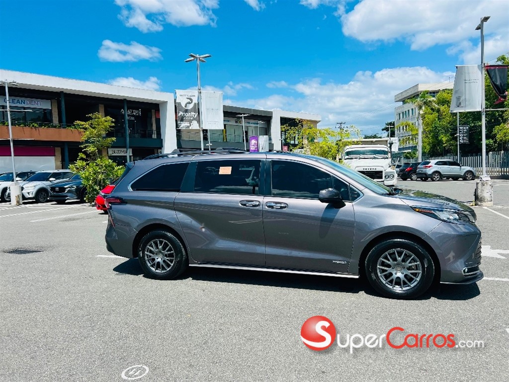 2021 Toyota Sienna XLE — foto 5 / 12