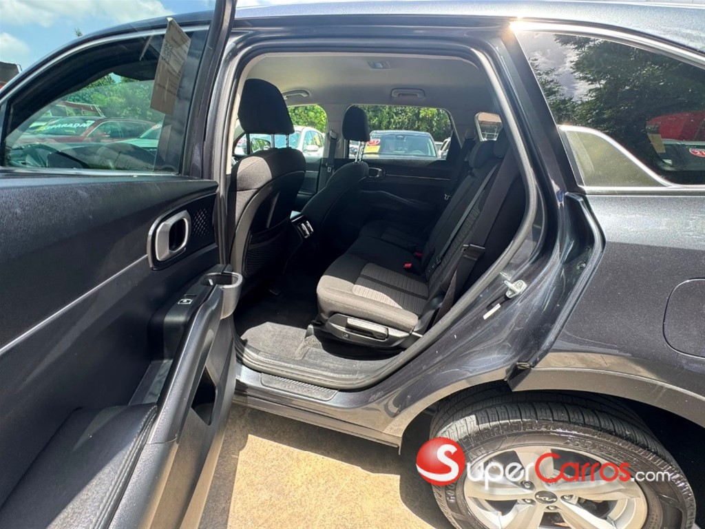 2023 Kia Sorento LX — foto 8 / 10