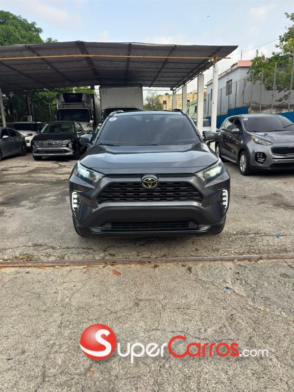 2021 Toyota RAV4 LE PLUS — foto 2 / 12