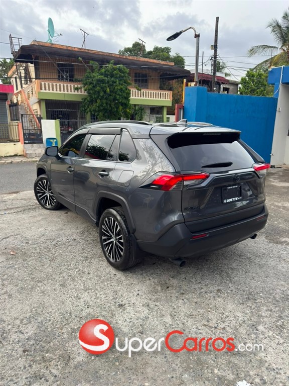 2021 Toyota RAV4 LE PLUS — foto 4 / 12